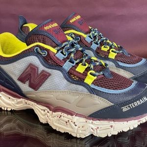 New Balance Men's Size 9.5 All Terrain Hiking Athletic Shoes Blue ML801FL